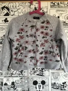 コムサイズムのパーカー