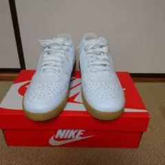 Nike スニーカー　コートビジョン