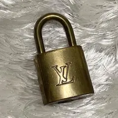 LOUIS VUITTON 南京錠 鍵2本付き 307 - メルカリ
