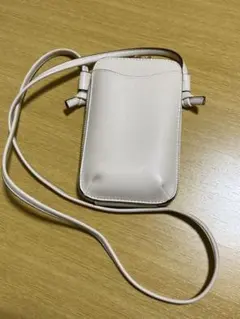 新品　しまむら　スマホショルダー　バッグ　斜めがけ　ポーチ　中白