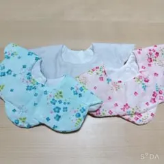 ハンドメイド　よだれかけ　花びらスタイ　もこもこスタイ　花柄スタイ　ギフト