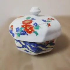 有田焼　錦松梅　西峰作　蓋付小鉢