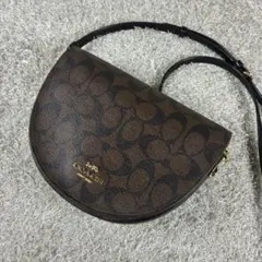 ✨極美品✨コーチ ショルダーバッグ シグネチャー ハーフムーン C1430 濃茶 ✨極美品✨コーチ ショルダーバッグ シグネチャー ハーフムーン C1430