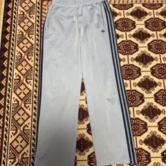 adidas ジェンダーニュートラル　トラックパンツ 水色　Mサイズ