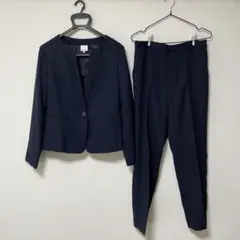ネイビー ノーカラーパンツスーツ
