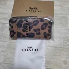 COACH レオパード柄 長財布 ストラップ付きのサムネイル
