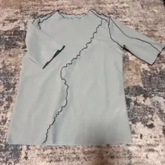 【美品】　メロウ　カット　Tシャツのサムネイル