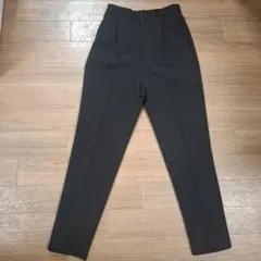GU ストレッチテーパードパンツ
