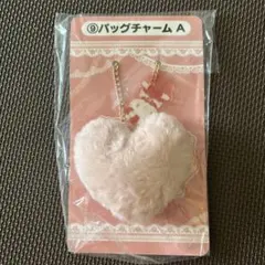サンリオ ハローキティ バッグチャーム A ファー ハート