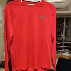 Under Armour レッド ロングスリーブ Tシャツ MD