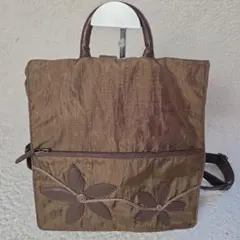 [美品]IBIZA　イビザリュック　ナイロンレザーリュック　お花モチーフのサムネイル