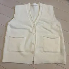ホワイト ニットベスト ボタン付き