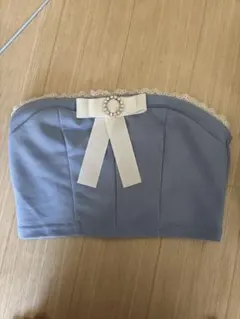 リボンとパール装飾トップス