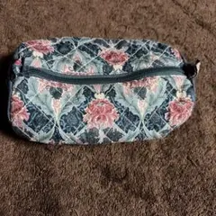 LIBERTY リバティ ポーチ キルティング 花柄のサムネイル