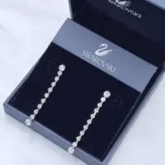 極美品　SWAROVSKI ピアス　ドロップ　シルバー　クリスタル　クリア