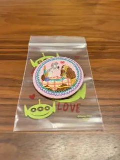 ディズニー　刺繍缶バッジ　わんわん物語