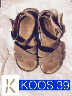 【used】KOOS サイズ:39 サンダル ベージュ 本革スエードのサムネイル