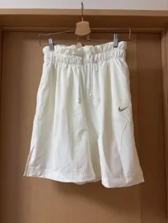 NIKE ハーフパンツ　ホワイト