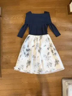 ネイビーオフショルダー花柄スカート 2点セットのサムネイル