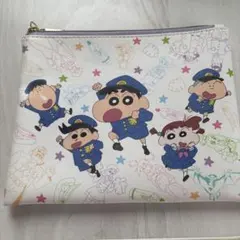 クレヨンしんちゃん A5ポーチとフィギュア