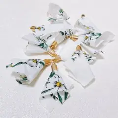 10個 フラワー柄 布製タッセルチャーム