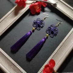 【和風】【ゴールドビーズ】吉祥結びとタッセルのピアス（イヤリング）（紫）
