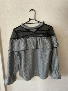 オフショルダー フリルブラウス ブラック・ホワイトチェック