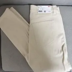 新品 UNIQLO ウルトラストレッチレギンスパンツ M オフホワイト
