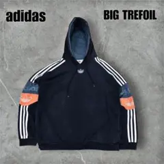 adidasアディダストレフォイル刺繍スウェットフーディースリーライン