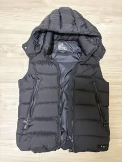 TATRAS ブラック ダウンベスト フード付き