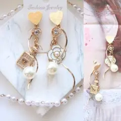 ハート ゴールド シャネルストーン 香水瓶 カメリアフラワー パール ピアス