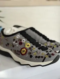 FENDI お花柄刺繍シューズのサムネイル