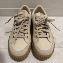 SOREL ベージュ スニーカー　オーエヌエーアベニュー　24㎝のサムネイル