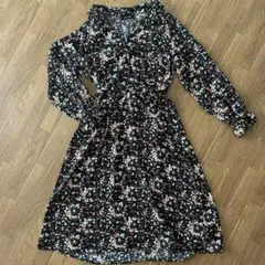 小花柄ワンピース