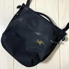 ARC'TERYX ARRO8⬛︎アークテリクスアロー8⬛︎ショルダーバッグ ARC'TERYX アークテリクス Arro 8 Shoulder Bag アロー