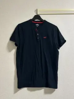 Hollister M 黒 ボタン付きTシャツ