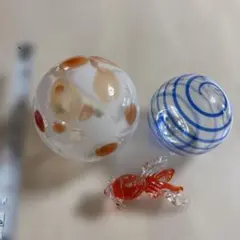 ガラスの金魚 浮き玉置物のサムネイル