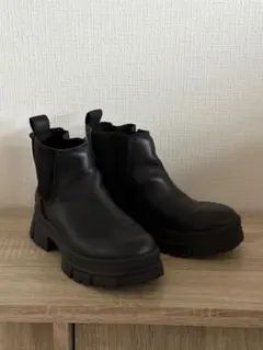 2026年最新】UGG カラー：ブラック系 レディース サイドゴアブーツの