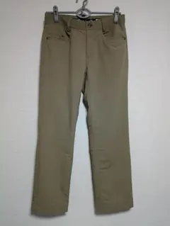 UNDER ARMOUR ベージュ ナイロンパンツ 76サイズのサムネイル
