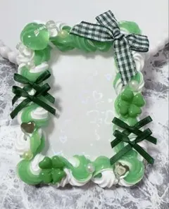 ホイップデコ硬質トレカケースB8 緑白ミックス クローバー リボン TC-242