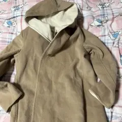 フード付きベージュムートンコート