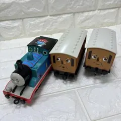 TOMIX 93806 きかんしゃトーマス 急行客車(レッド) 2両 - メルカリ