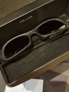 PRADA サングラス SPR 02A ブラック