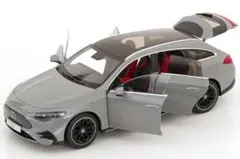 NZG 1/18 メルセデス・ベンツ CLA X174 シューティングブレークのサムネイル