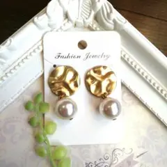 ファッションジュエリー ピアス/イヤリング 金色 パール(ハンドメイド)