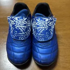 umbro サッカーシューズ 青　16cm
