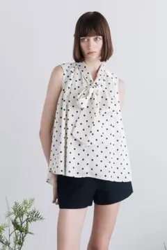 THE TOE Porto Puff Blouse ホワイト - メルカリ