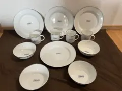 Coleman 食器セット ボウル（4）マグカップ （4）　皿(4)エナメル？のサムネイル