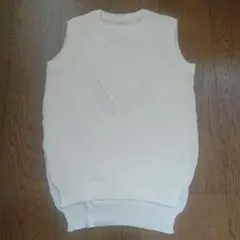 GU ニットベスト ホワイト ブラウン