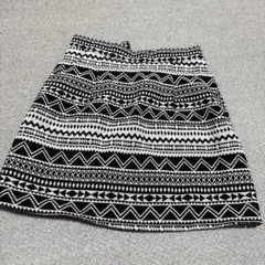 幾何学模様タイトスカート ブラックホワイト